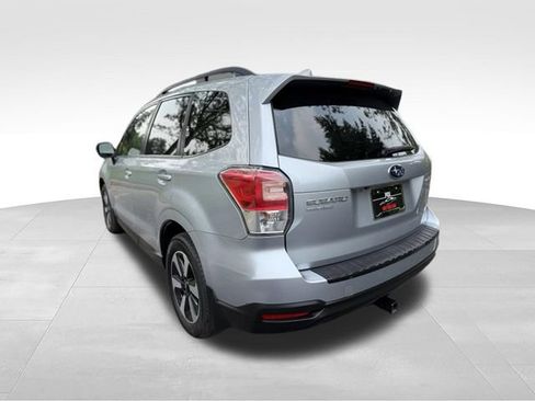Used 2018 Subaru Forester 2.5i Premium AWD/4WD image 3