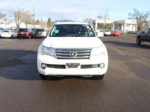 Used 2013 Lexus GX 460 image 2