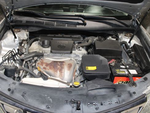 Used 2012 Toyota Camry LE image 28