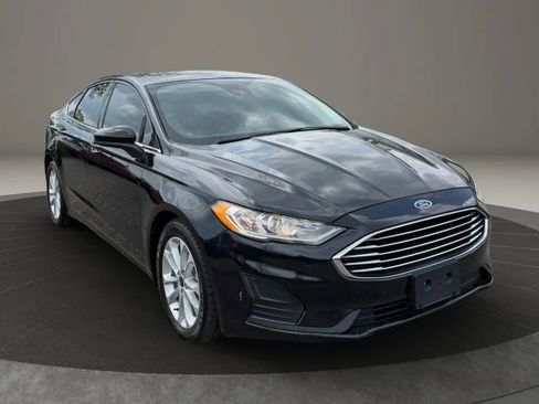 Used 2020 Ford Fusion SE FWD image 1