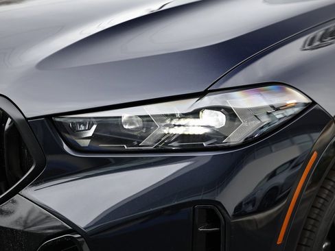 New 2026 BMW X6 xDrive40i w/ Climate Comfort Package image 12