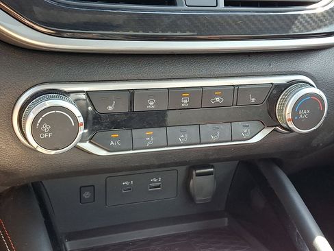 Certified 2023 Nissan Altima 2.5 SR w/ SR Premium Package FWD image 18