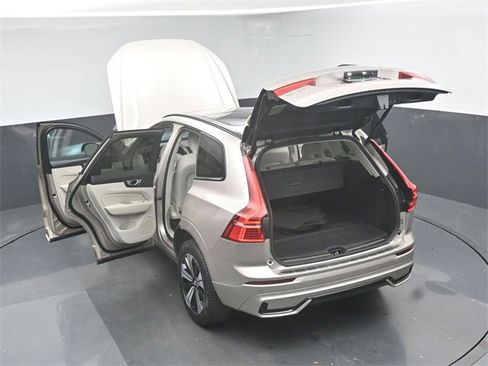 Used 2024 Volvo XC60 T8 Plus w/ Protection Package Premier image 50