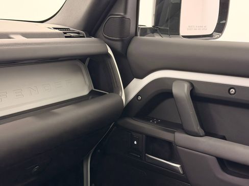 Used 2025 Land Rover Defender 110 S AWD/4WD image 31