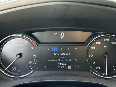 Used 2023 Cadillac XT4 Premium Luxury image 10