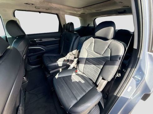 Used 2024 Kia Telluride SX Prestige w/ Towing Package image 20