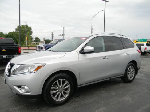 Used 2016 Nissan Pathfinder S image 3
