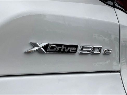 New 2026 BMW X5 xDrive50e w/ Premium Package AWD/4WD image 9