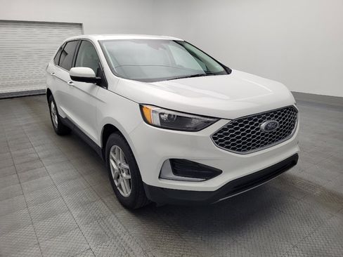 Used 2024 Ford Edge SEL image 13