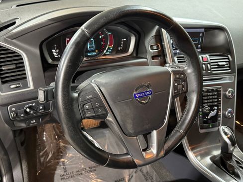 Used 2015 Volvo XC60 T5 Premier image 4