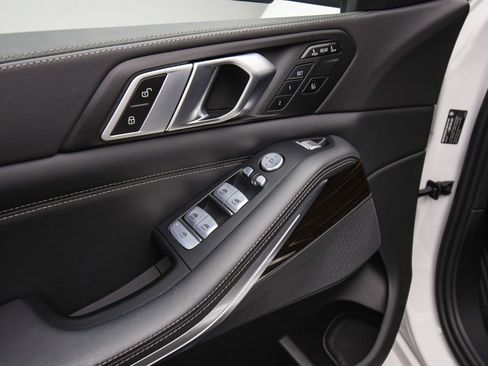 Used 2023 BMW X7 xDrive40i w/ Dynamic Handling Package image 47