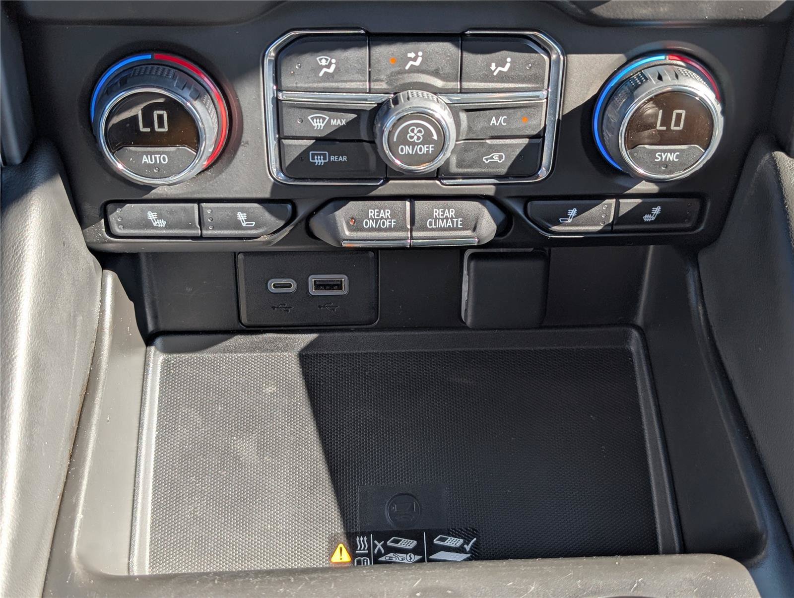 Used 2024 Chevrolet Tahoe LT AWD/4WD image 28