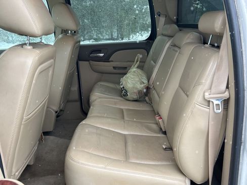 Used 2010 Chevrolet Avalanche LTZ image 8