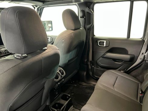 Used 2023 Jeep Wrangler Sahara w/ Cold Weather Group image 19