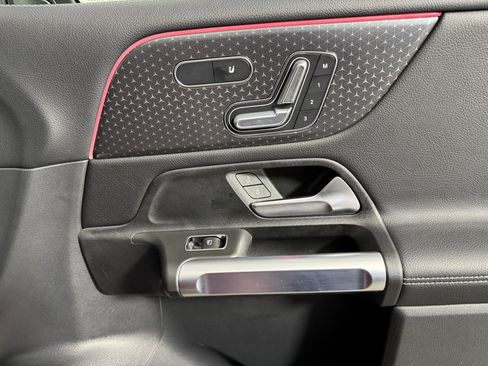 Certified 2025 Mercedes-Benz GLB 250 4MATIC image 14