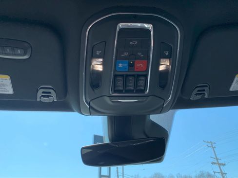 Used 2024 Jeep Wagoneer 4WD w/ Premium Group I image 22