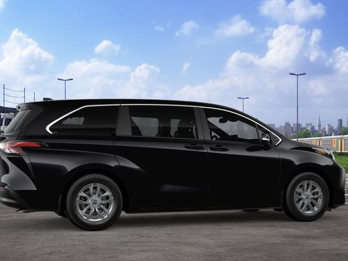 New 2026 Toyota Sienna LE FWD image 13