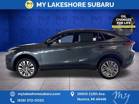 Used 2024 Toyota Venza XLE AWD/4WD image 4