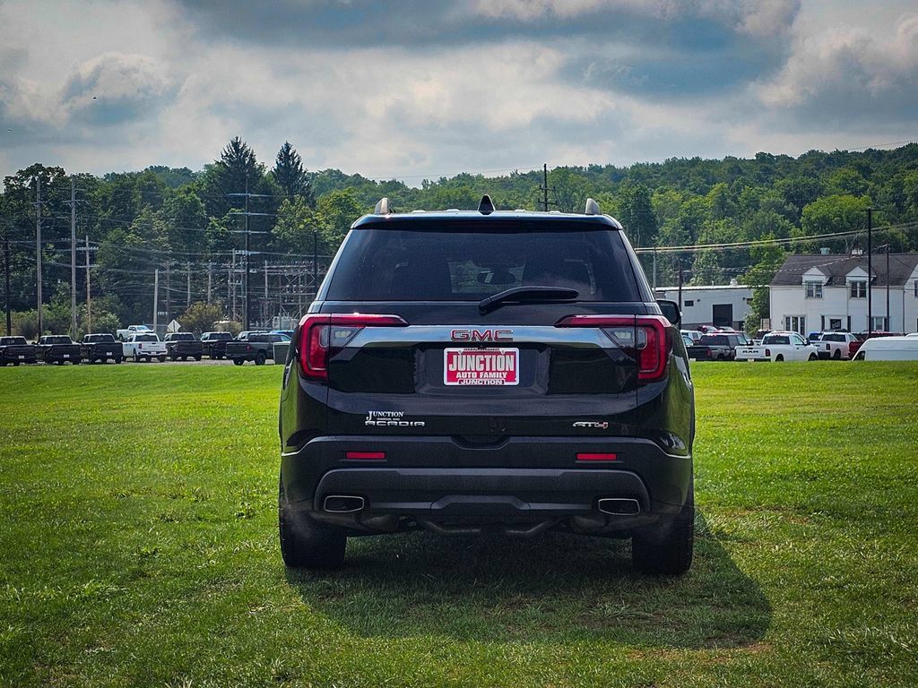 Used 2023 GMC Acadia AT4 w/ Technology Package AWD/4WD image 5