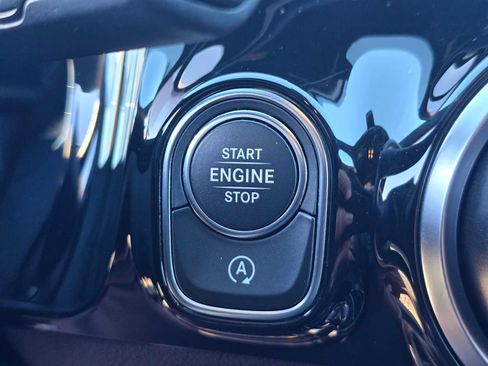 Used 2021 Mercedes-Benz GLA 250 4MATIC image 35