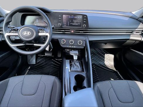 Used 2026 Hyundai Elantra SE FWD image 15