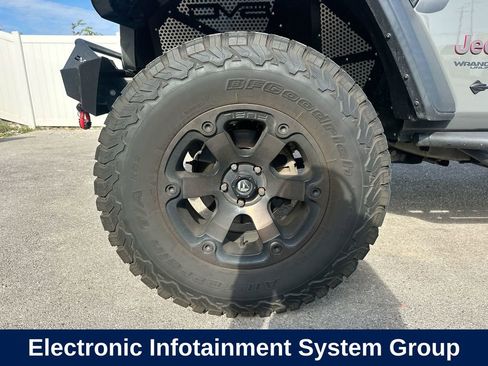 Used 2018 Jeep Wrangler Unlimited Rubicon image 12