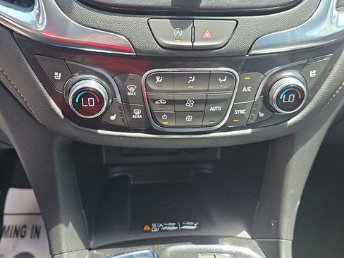 Used 2024 Chevrolet Equinox Premier AWD/4WD image 24