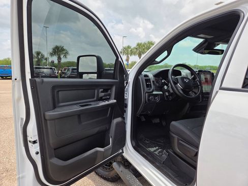 New 2026 RAM 2500 Tradesman AWD/4WD image 13