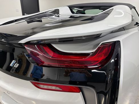 Used 2019 BMW i8 Roadster AWD/4WD image 31