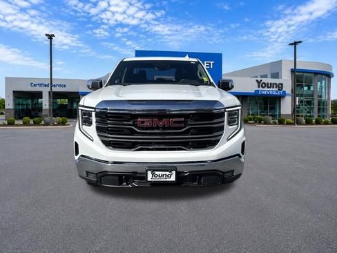 Used 2025 GMC Sierra 1500 SLT AWD/4WD image 2