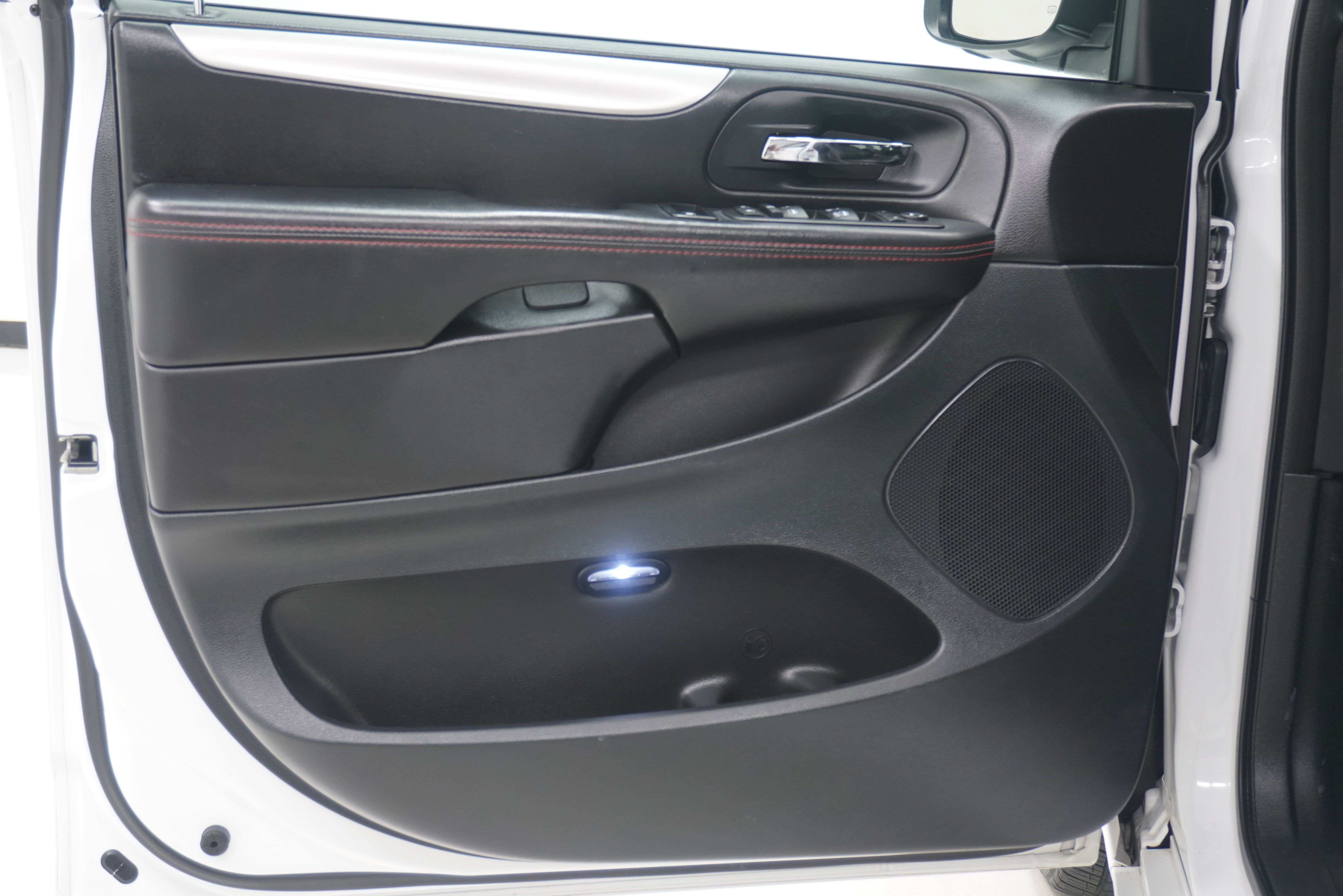 Used 2019 Dodge Grand Caravan GT FWD image 16