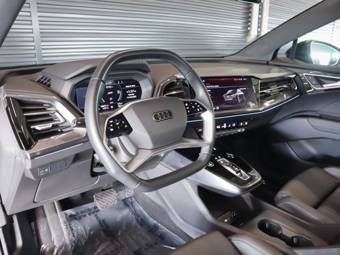 Used 2024 Audi Q4 e-tron Premium Plus image 16