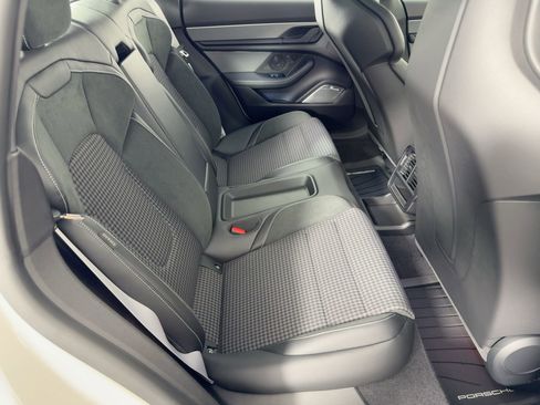 New 2026 Porsche Taycan GTS image 29