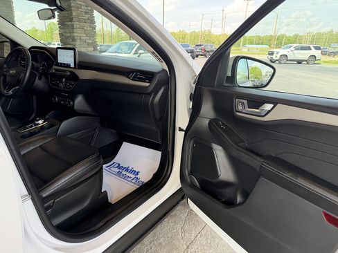 Used 2022 Ford Escape SEL image 25