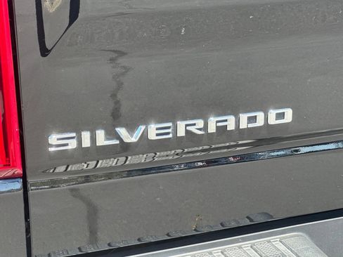 Used 2023 Chevrolet Silverado 1500 RST w/ Z71 Off-Road Package AWD/4WD image 32