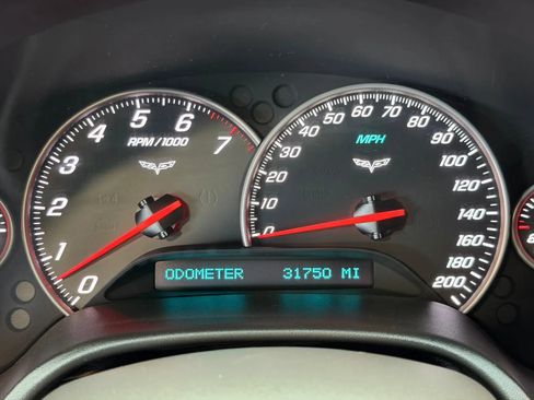 Used 2006 Chevrolet Corvette Coupe w/ Preferred Equipment Group RWD image 34