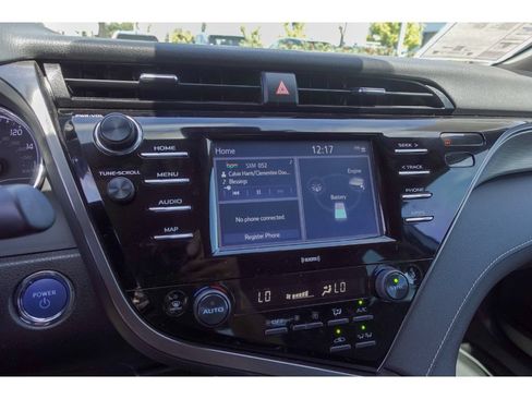 Used 2020 Toyota Camry SE FWD image 15