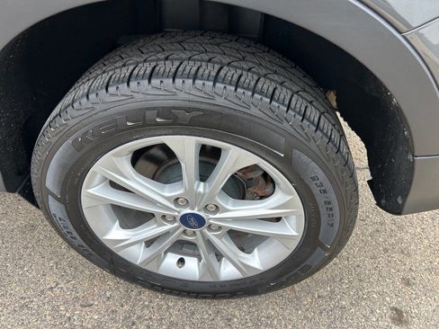 Used 2019 Ford Escape SE image 10