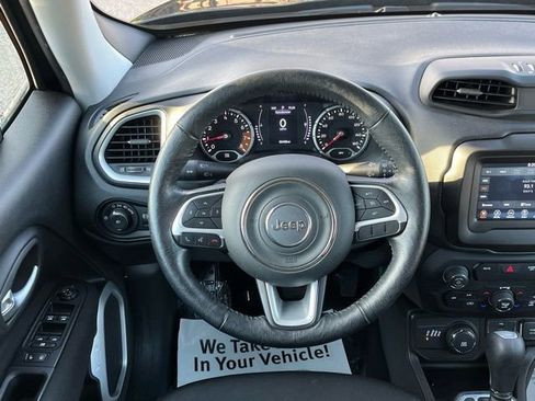 Used 2020 Jeep Renegade Latitude w/ Cold Weather Group image 11