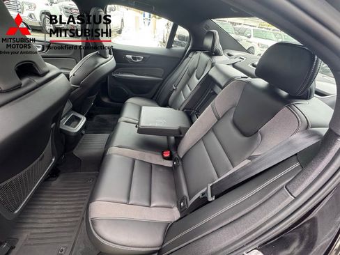 Used 2024 Volvo S60 B5 Plus image 34