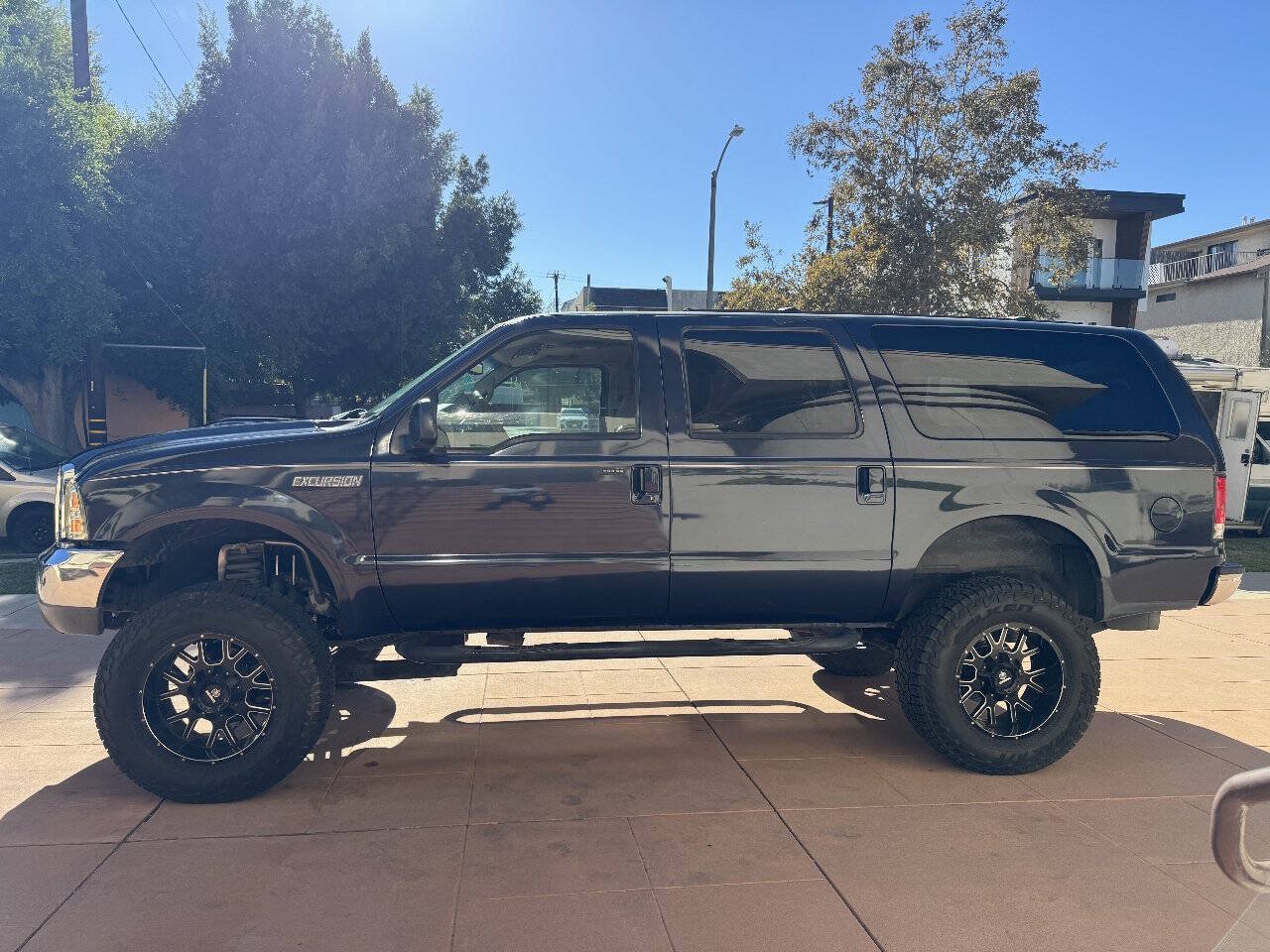 Used 2000 Ford Excursion XLT RWD image 4