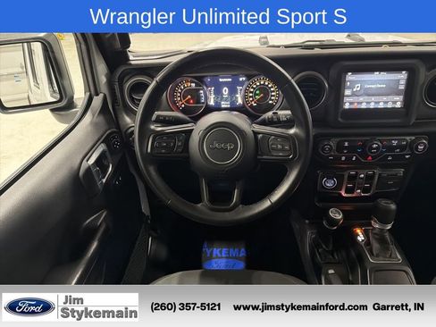 Used 2021 Jeep Wrangler Unlimited Sport w/ Technology Group AWD/4WD image 27