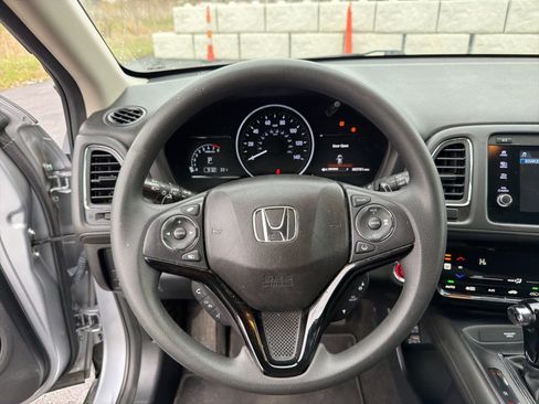 Used 2022 Honda HR-V EX image 12