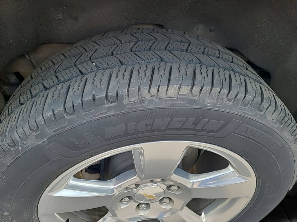 Used 2018 Chevrolet Suburban Premier AWD/4WD image 21