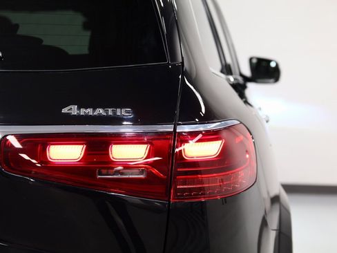 Used 2025 Mercedes-Benz GLS 450 4MATIC image 13