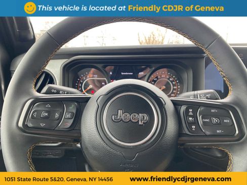 Used 2024 Jeep Gladiator Sport image 13