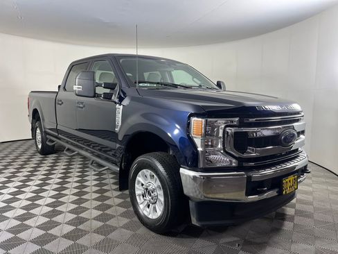 Used 2022 Ford F350 XLT image 3