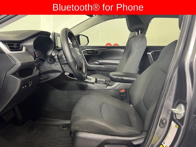 Used 2021 Toyota RAV4 LE FWD image 10