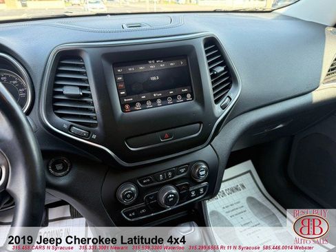 Used 2019 Jeep Cherokee Latitude Plus AWD/4WD image 35