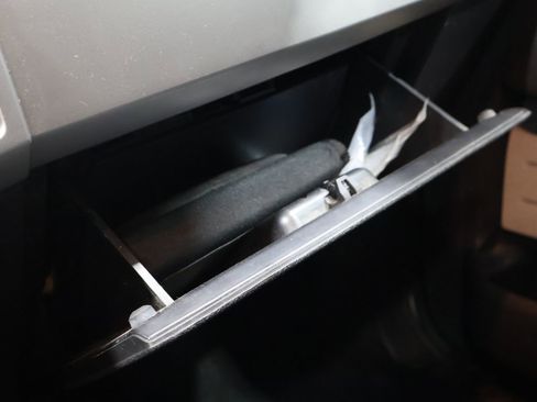 Used 2014 Ford F150 Lariat w/ Lariat Chrome Package image 29